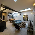 Appartement Loft Moderne Avec Garage Dans L'hyper Centre *